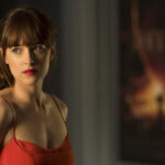 Dakota Johnson estrelará adaptação do livro Persuasão, de Jane Austen
