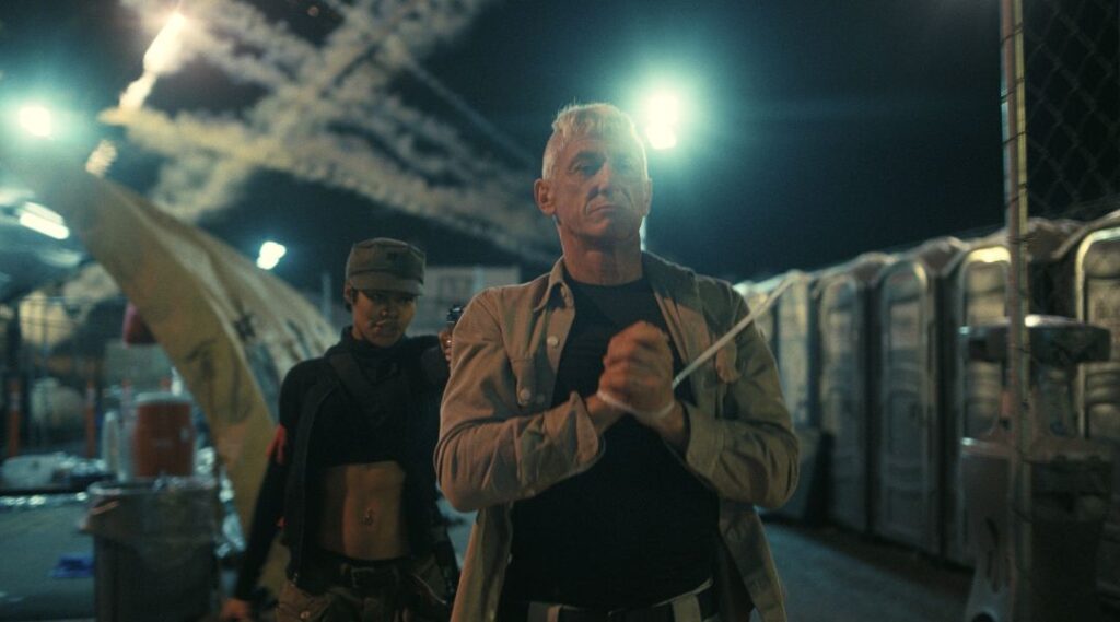 imagem do filme Uma Batalha Após a Outra